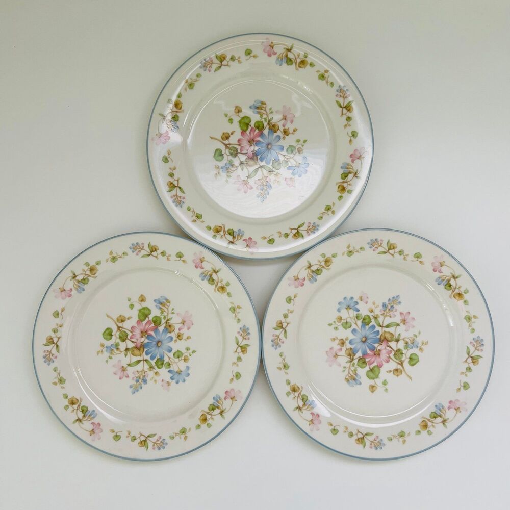 NORITAKE Melody #7212 Pastel Pink Blue Flowers Ivory Bone China Dinner Plates
